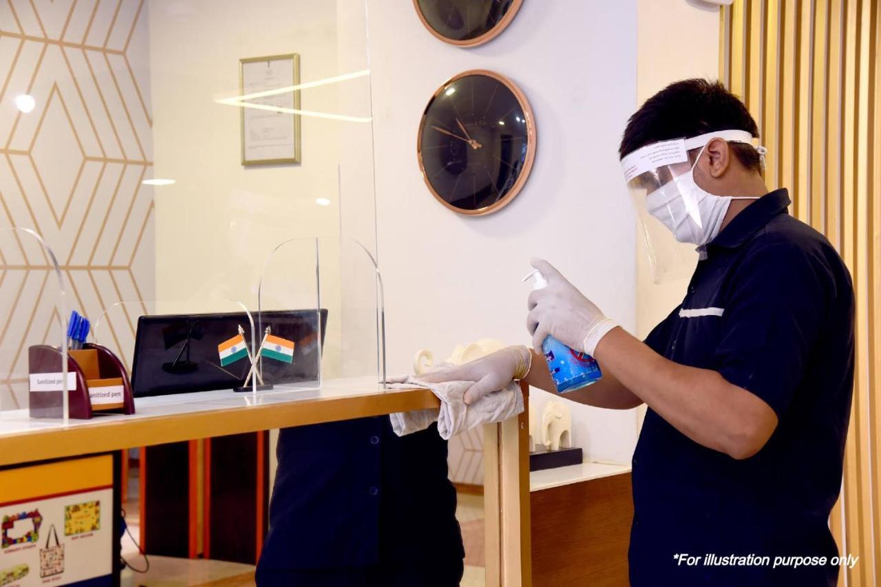 Vaccinated Staff - Capital O 7899 Casa Hotel Calcutta Eksteriør billede