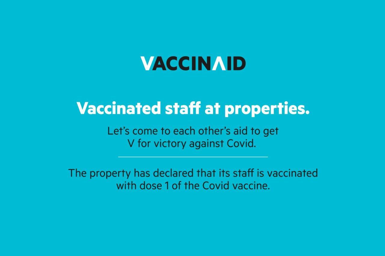 Vaccinated Staff - Capital O 7899 Casa Hotel Calcutta Eksteriør billede